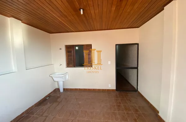 Casa 3 Dorm com 2 Suítes hidromassagem garagem coberta em Quiririm