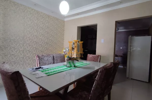 Casa 3 dorm com 2suítes e garagem coberta no Parque Aeroporto em Taubaté