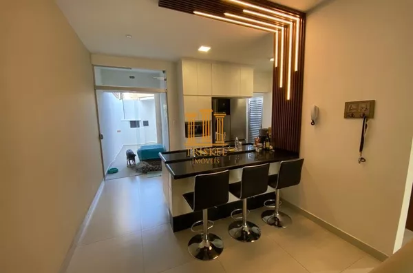 Casa 3 suítes com closet área gourmet garagem para 5 carros e quintal nos fundos no Portal da Mantiqueira em Taubaté