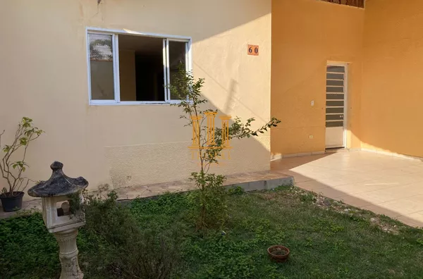 Casa 3 dorm e garagem coberta no Comerciários 2 em Taubaté