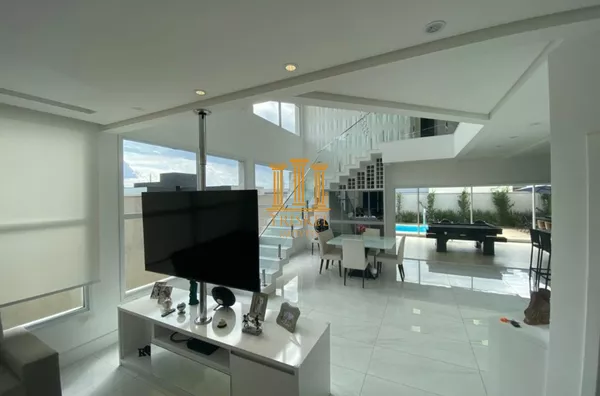 Sobrado Ouro Ville 3 suítes com piscina