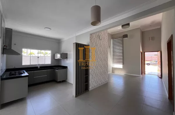 Ótima oportunidade de ter uma excelente casa em condomínio.