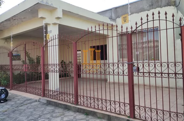 Casa 3 dorm com suíte e edícula na Vila São Geraldo em Taubaté