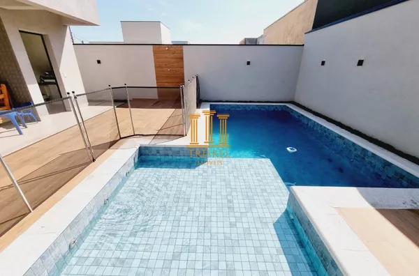 Casa 3 Suítes com piscina e área gourmet no Ouro Ville
