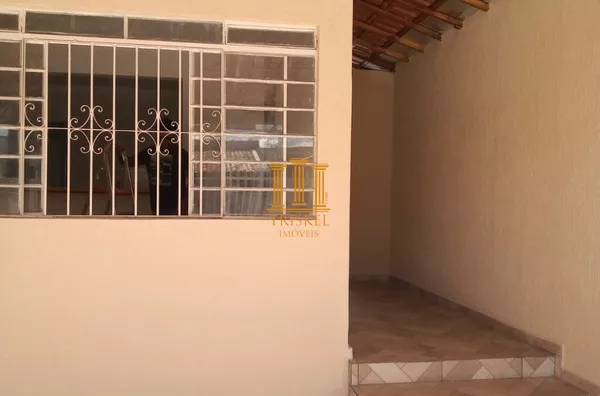 Casa 2 dorm com vaga para 2 carros coberta no Quiririm em Taubaté