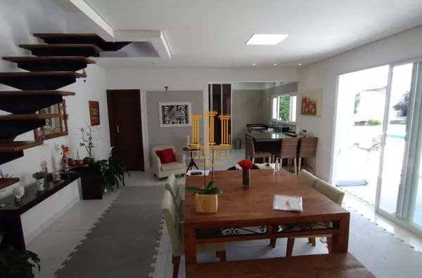 Casa 3 Suítes com área gourmet e piscina no Campos do Conde Versailles