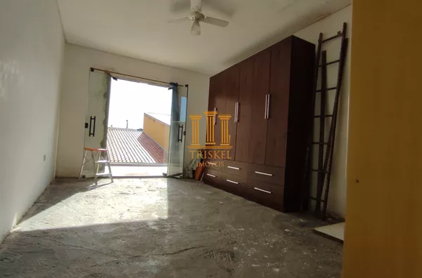 Sobrado 3 dorm e garagem coberta no Gurilandia em Taubaté