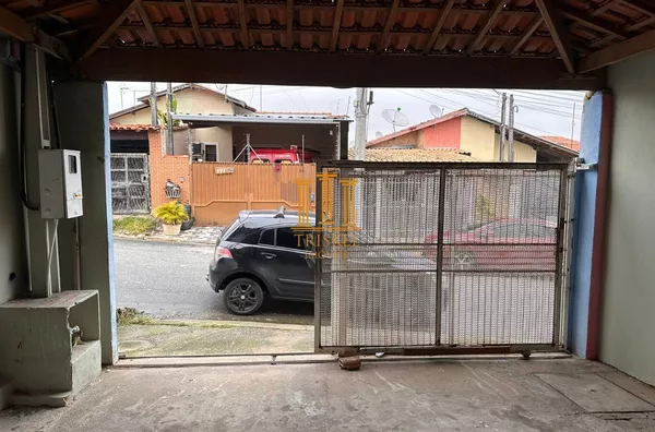 Casa 2 Dorm com quintal e garagem coberta na Cidade Jardim em Taubaté