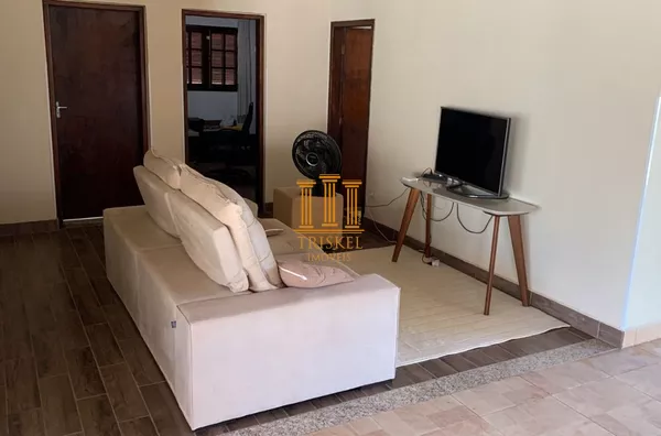 Chácara 3 Dorm com suíte área gourmet piscina mobiliada 