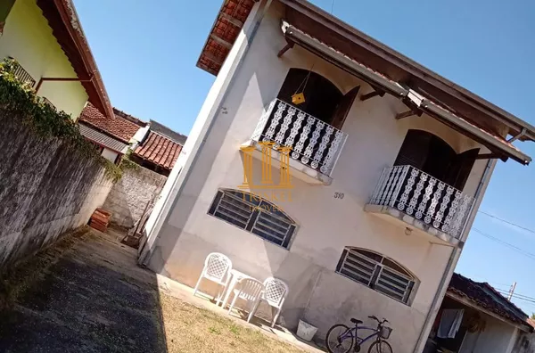 Sobrado 2 dormitórios com Edícula e quintal grande em Tremembé