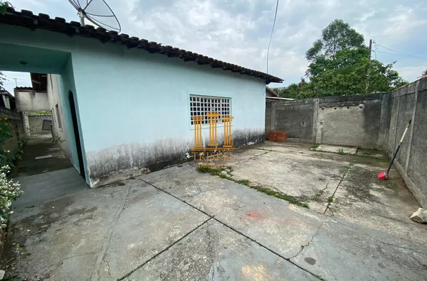 Casa À VENDA no Barreiro em Taubaté por R$160mil!