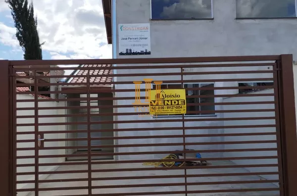 Sobrado 3 dorm com suíte quintal e garagem no Belém em Taubaté 