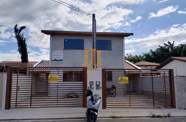 Sobrado 3 dorm com suíte quintal e garagem no Belém em Taubaté 