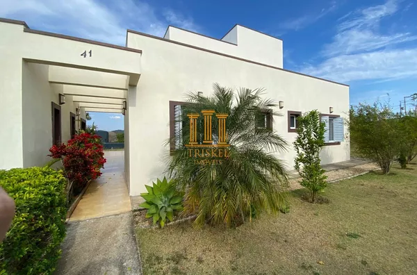 Sobrado 4 Suítes em terreno de 2000m² no Condomínio São Félix do Cataguá emTaubaté