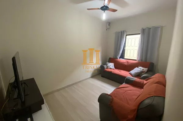 Casa 3 Dorm com suíte garagem coberta e edícula nos fundos