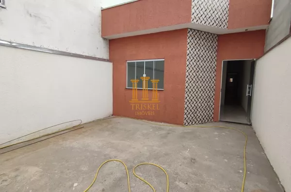 Casa 2 dorm com suíte e quintal em Pindamonhangaba