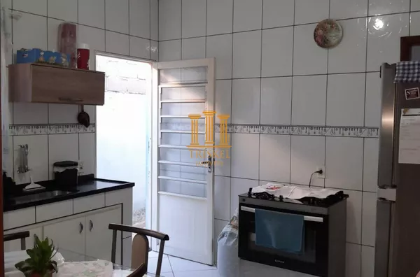 Casa com 3 Dorm e garagem coberta para 2 carros no Parque Aeroporto em Taubaté