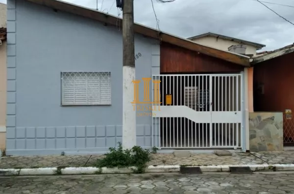 Casa com 2 dorm no centro de Tremembé