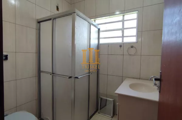 Casa 3 dorm com suíte, piscina e garagem coberta no Areão em Taubaté