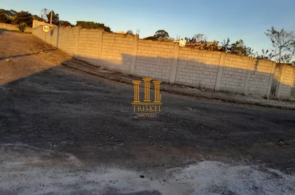 Terreno para venda de 862 m² no Barreiro!