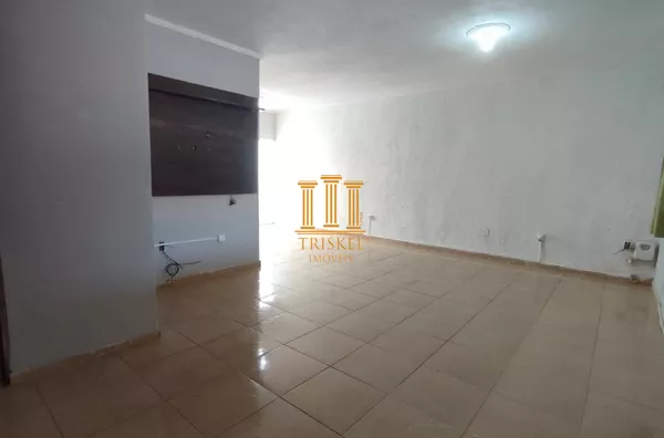 Casa 3 suítes garagem coberta e quintal no Esplanada Santa Helena em Taubaté