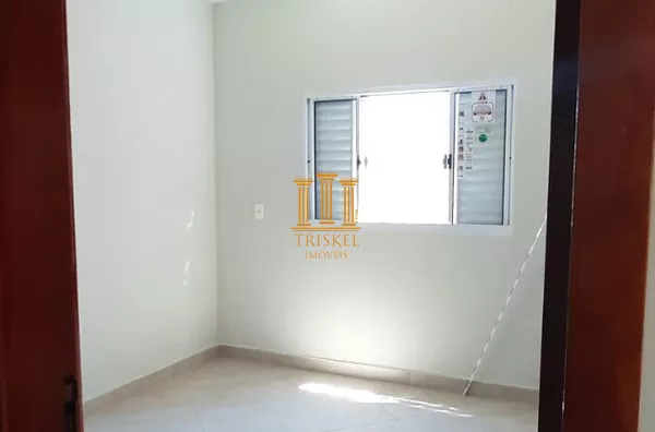 Casa 2 dorm para Venda com suíte e garagem para 2 carros