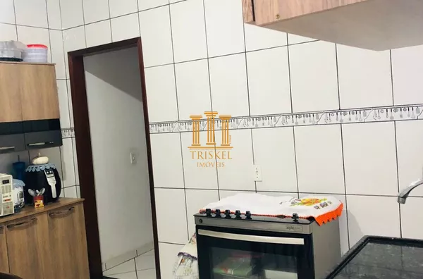 Casa com 3 Dorm e garagem coberta para 2 carros no Parque Aeroporto em Taubaté