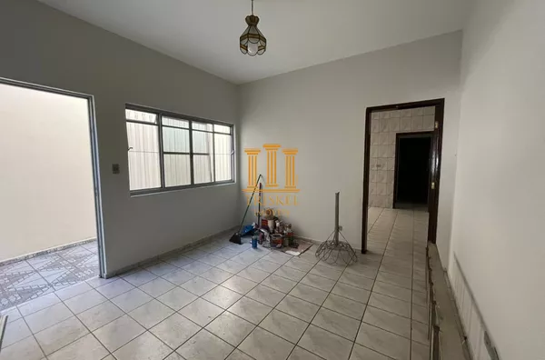 Casa 02 dormitórios para ALUGAR no Bonfim!