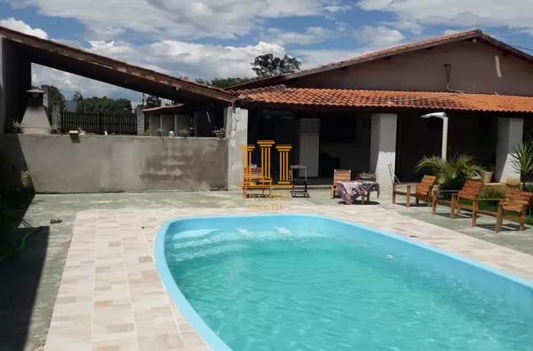 Chácara 2 dorm com suíte em terreno de 2500 metros na Estrada do Pinheirinho em Taubaté