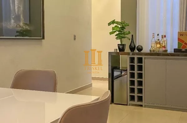 Casa mobiliada (porteira fechada) a venda no Condomínio Colinas