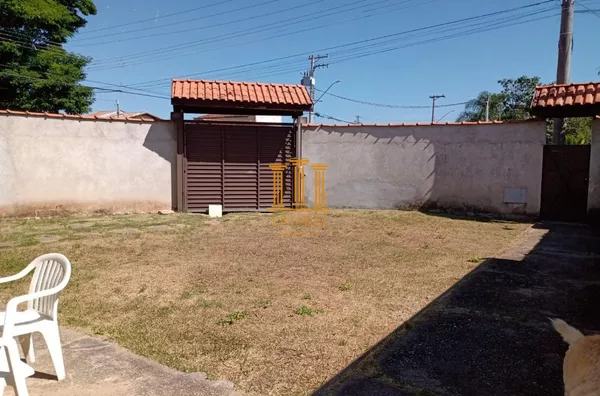 Sobrado 2 dormitórios com Edícula e quintal grande em Tremembé