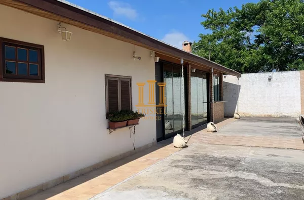 Chácara 3 Dorm com suíte área gourmet piscina mobiliada 