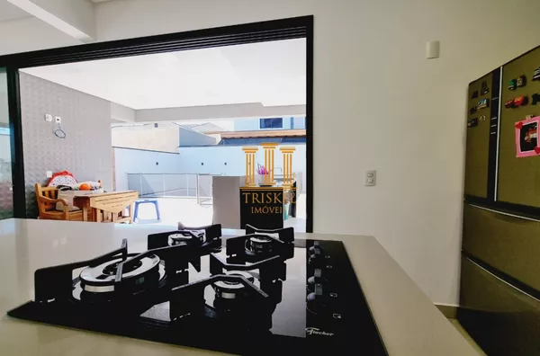 Casa 3 Suítes com piscina e área gourmet no Ouro Ville