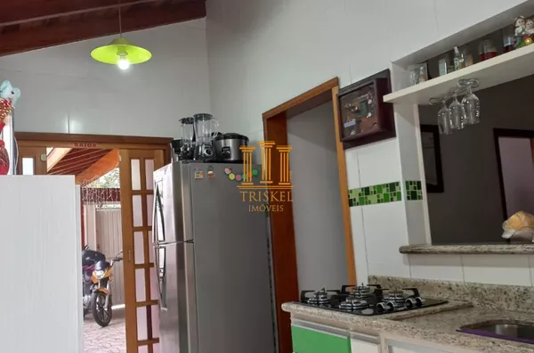 Casa 2 Dorm com quintal e garagem coberta na Morada dos Nobres