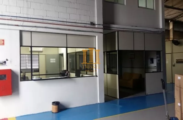 Galpão Comercial em Quiririm!