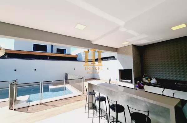 Casa 3 Suítes com piscina e área gourmet no Ouro Ville