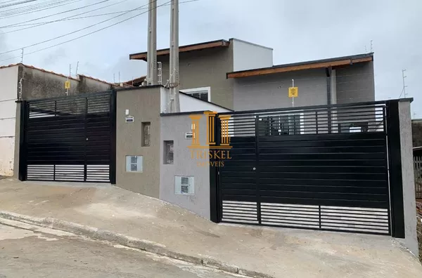 Casa 2 dorm com suíte vaga para 2 carros no Estoril em Taubaté