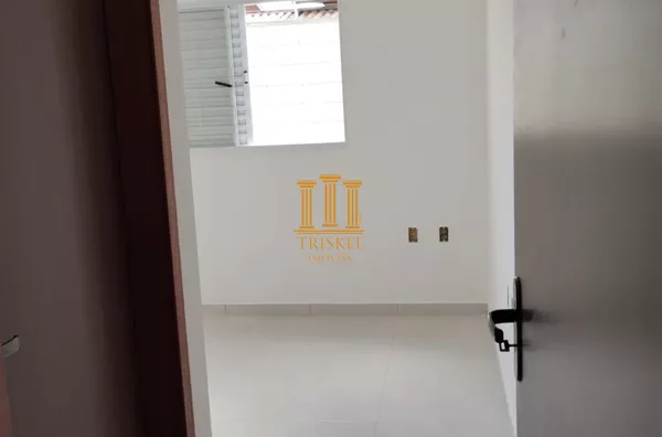 Sobrado 3 dorm com suíte quintal e garagem no Belém em Taubaté 