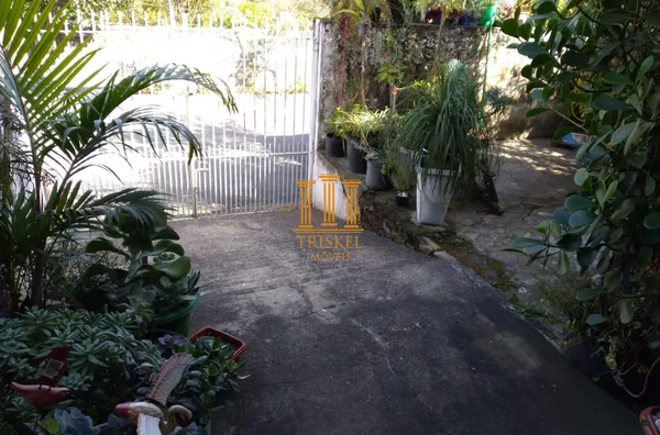 Casa 2 dorm com edícula no Quiririm