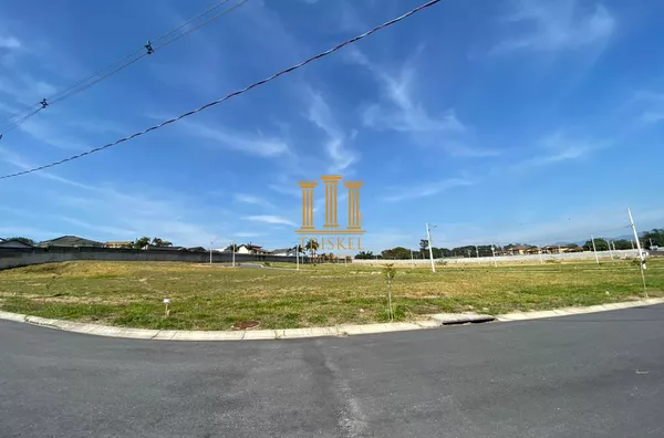 Terreno PLANO de 270m² À VENDA em Condomínio Fechado em Tremembé!