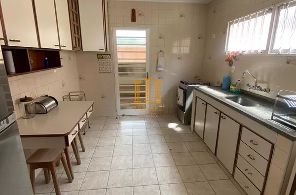 Casa 3 Dorm com 2 suítes Piscina e edícula no Jardim Das Nações em Taubaté