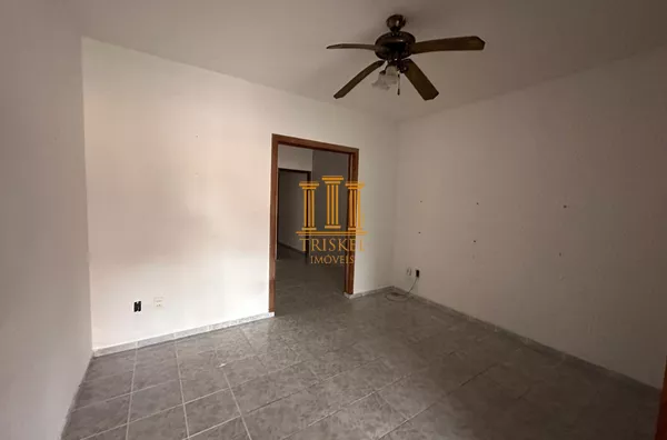 Casa 2 Dorm com quintal e garagem coberta na Cidade Jardim em Taubaté