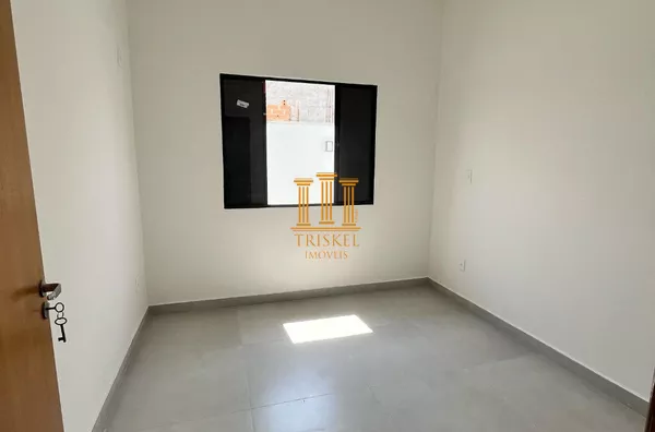 Casa 2 dorm com suíte e garagem coberta no Quintas de Santa Cruz em Taubaté