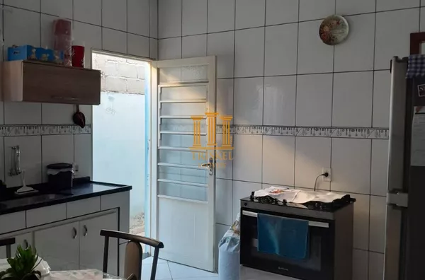 Casa com 3 Dorm e garagem coberta para 2 carros no Parque Aeroporto em Taubaté