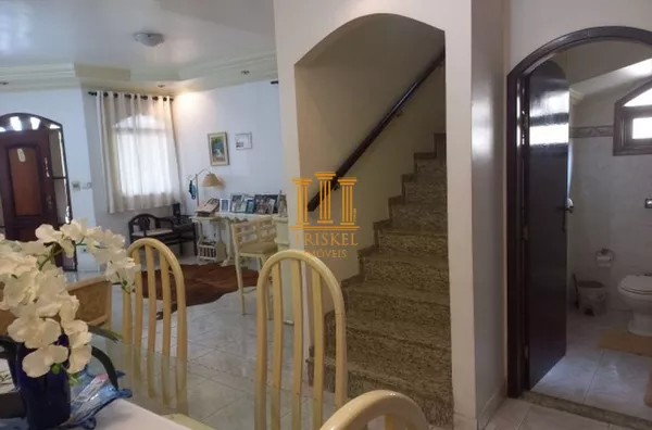 Sobrado 4 Dorm com suíte no Terra Nova