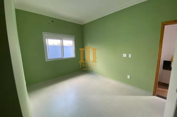 Casa em condomínio 3 Dorm com 2 suítes e piscina