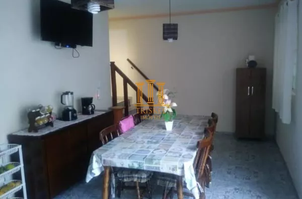 Casa 4 dorm com garagem coberta e área gourmet na Independência em Taubaté