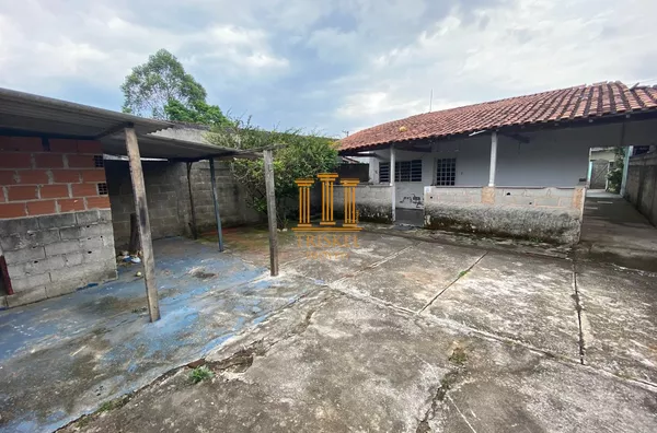 Casa À VENDA no Barreiro em Taubaté por R$160mil!