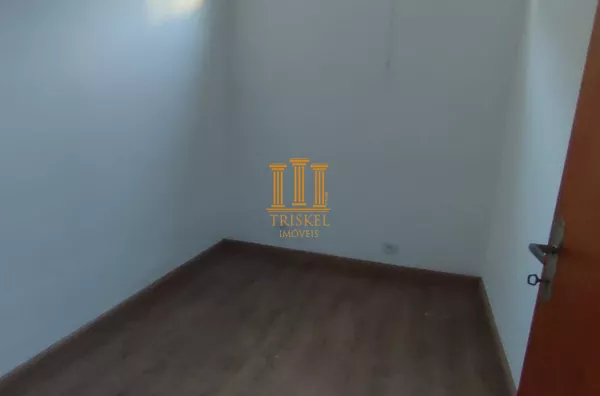 Casa  4 Dorm com suíte e 3 vagas cobertas no Jardim das Bandeira em Taubaté