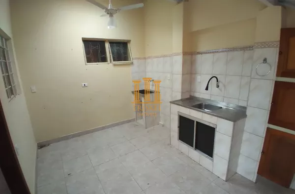 Casa com 2 dorm no centro de Tremembé